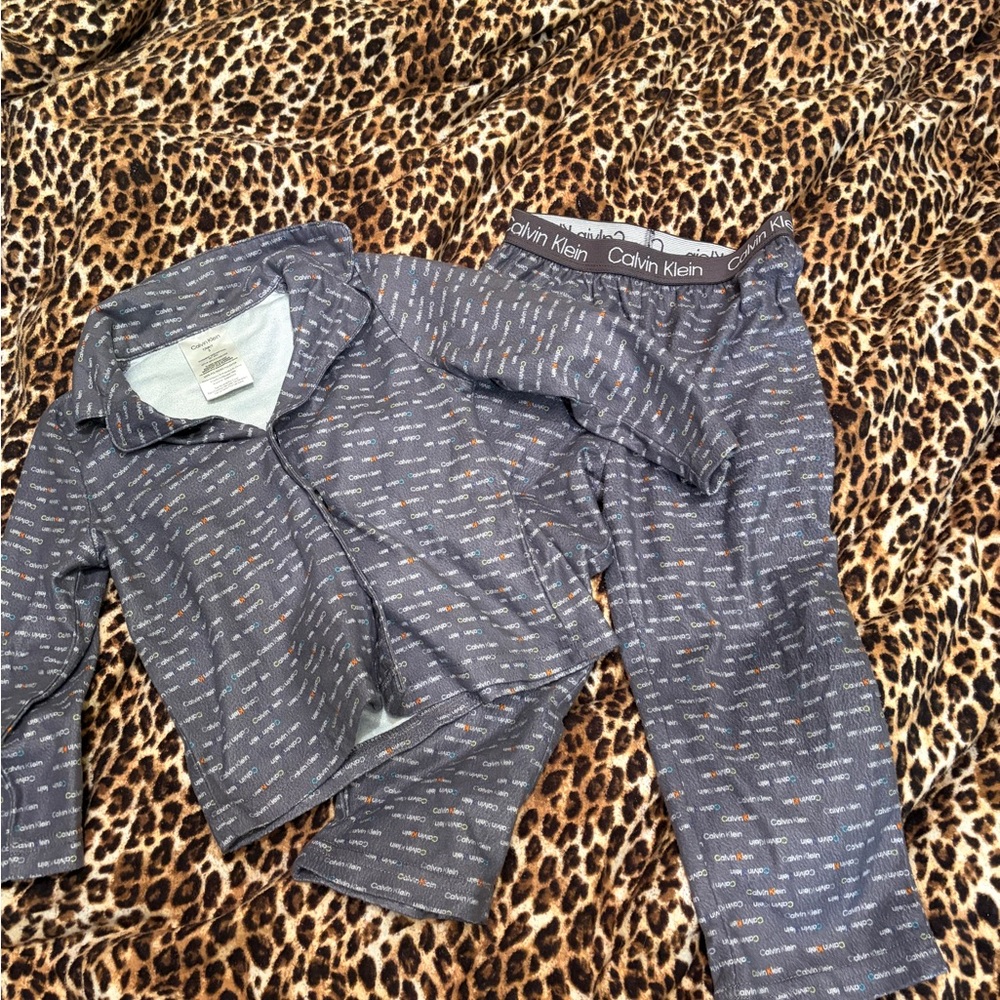 Calvin Klein Boys' Gray Logo-Print Pajama Set with Branded Waistband